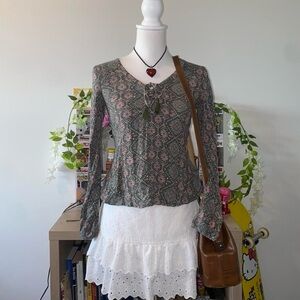 vintage Hollister 2000s whimsical bohemian fairycore floral blouse